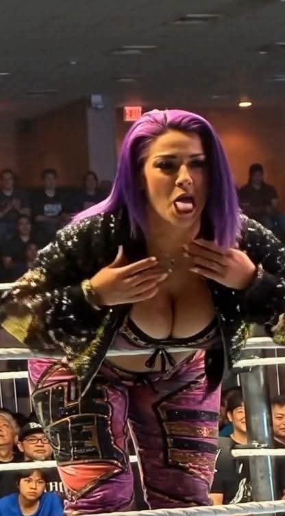 binron11's tweet photo. ❤💋😍#Bayley https://t.co/Ks84pGwVZW