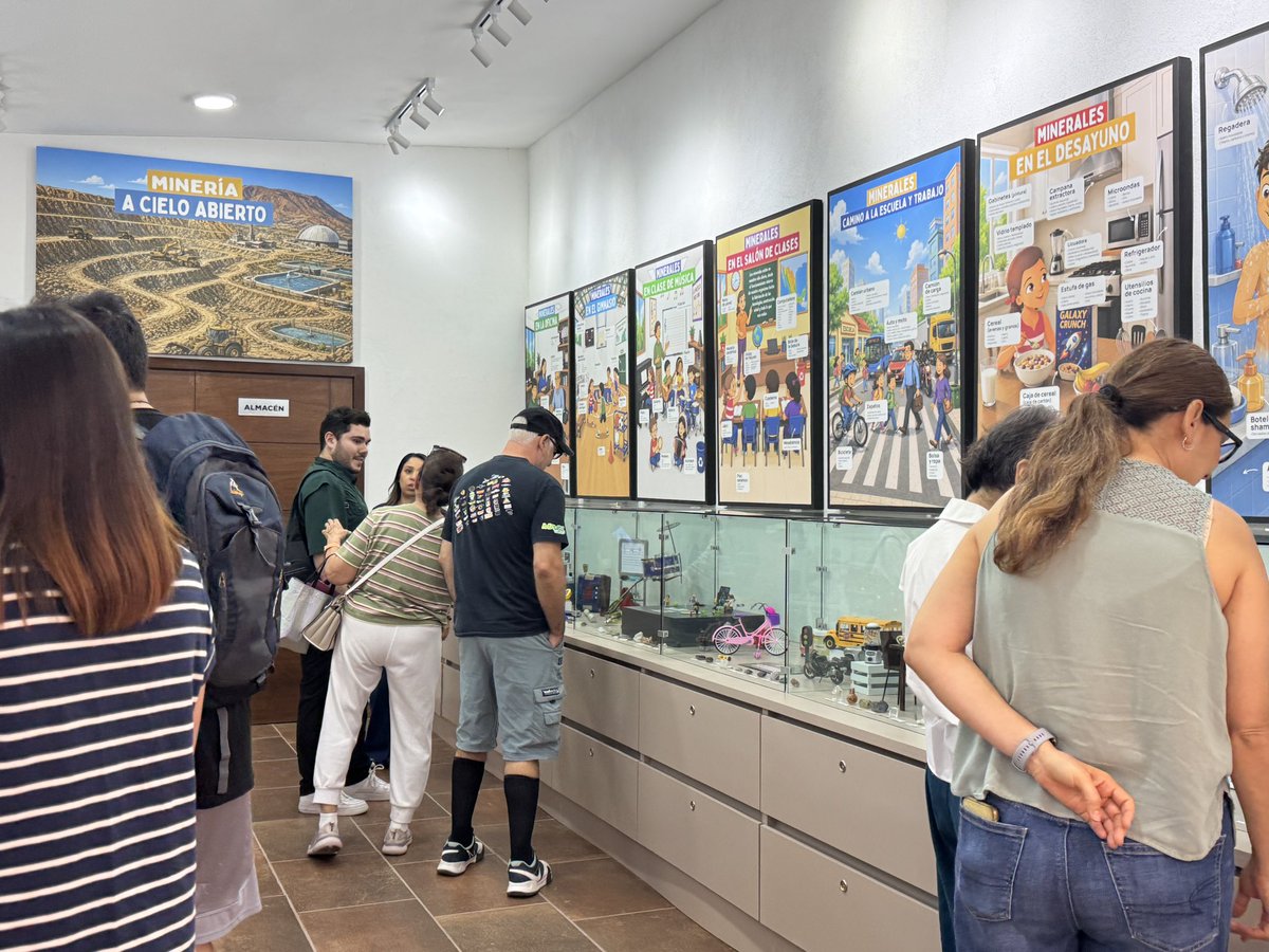 AIMMGMSonora's tweet photo. Un gusto recibir en el Museo de Minería y en la minita Las Chispas, a participantes de la Convención Nacional de Ferromodelistas y Ferroaficionados de México, y a integrantes de la Familia Amiga Norte. Cada vez más personas aprenden y comprenden sobre el valor de la minería. https://t.co/RsVKA7iIrW