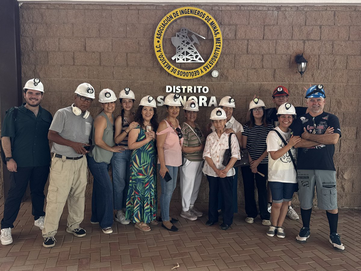 AIMMGMSonora's tweet photo. Un gusto recibir en el Museo de Minería y en la minita Las Chispas, a participantes de la Convención Nacional de Ferromodelistas y Ferroaficionados de México, y a integrantes de la Familia Amiga Norte. Cada vez más personas aprenden y comprenden sobre el valor de la minería. https://t.co/RsVKA7iIrW