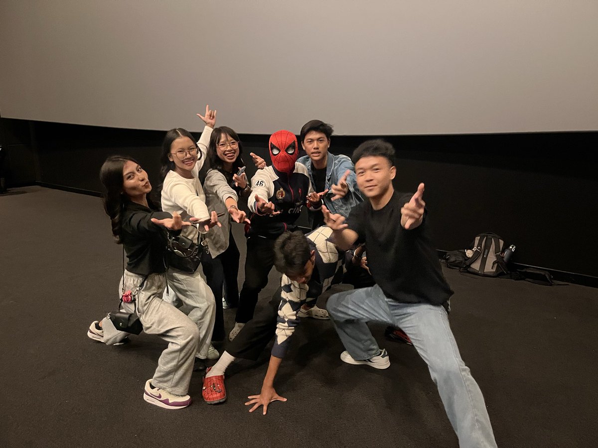 azajghjf's tweet photo. pengalaman kita ketemu peter parker https://t.co/KpaQXfQk0N