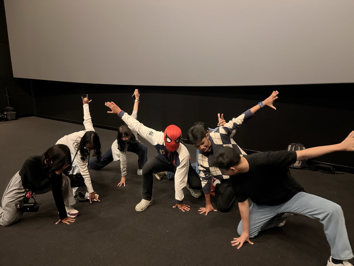 azajghjf's tweet photo. pengalaman kita ketemu peter parker https://t.co/KpaQXfQk0N