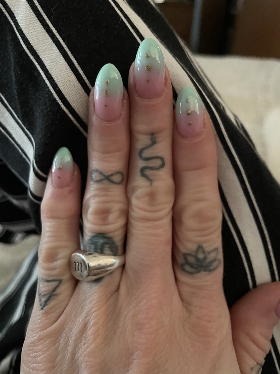 bitterpeach77_7's tweet photo. @findom_subz I had to pay for my own nails yesterday! So unfair. https://t.co/uD4ACvfAz1
