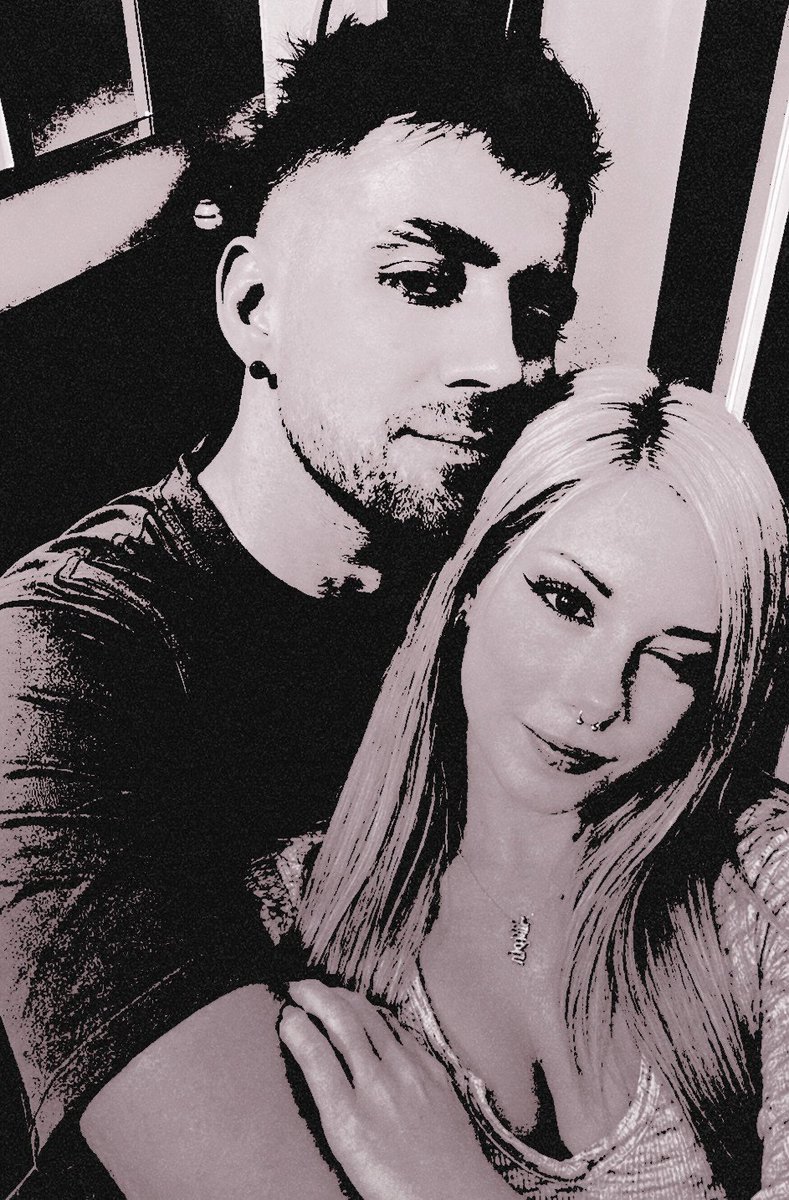 BIYINSLVT's tweet photo. ᅠᅠ
ᅠᅠᅠ   ̲̄̅͞𓈃   @BIYINSLVT   ⨾    Casi tres
ᅠᅠᅠaños sin que este hombre me 
ᅠᅠᅠtocara y de repente . . aquí
ᅠᅠᅠestamos otra vez . 🍑♥️
ᅠᅠ https://t.co/SWW1JoaRED