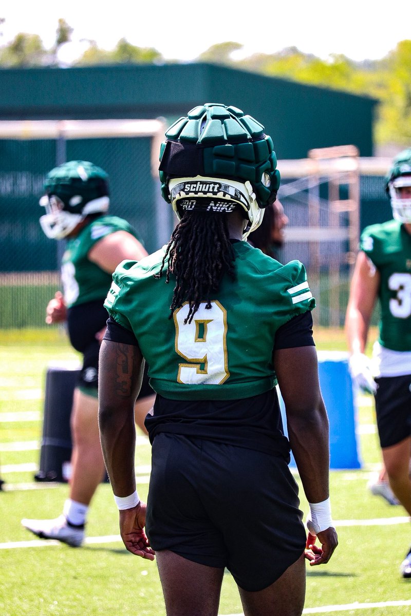 TUDragonFB's tweet photo. Stacking. Days.⚡️
#StayDangerous

@TUDragonFB
@Coach_ZBlair 
@gotiffindragons 
@TiffinU https://t.co/Mb3LWoICx4