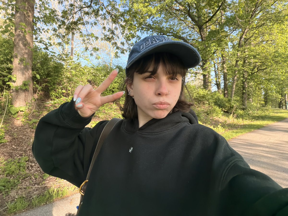 privatecyberr's tweet photo. me when i remember life is sooo good https://t.co/Uws66N7pdz