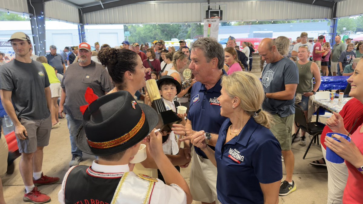 BrinkerHarding's tweet photo. Rebecca and I had a great time at Prague Beer Barrel Days! Special thanks to Ron and his family for their hospitality after the parade! https://t.co/ggI8zC5gy1
