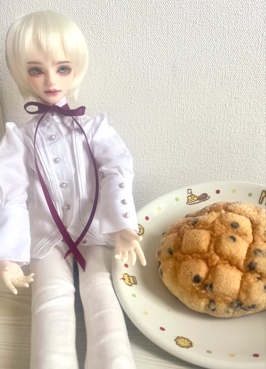 7___doll31's tweet photo. #おはドル
 #うちの子かわいい 
 今日の朝ごはんはメロンパン🤤💗
𝑳𝒖𝒅𝒐くんと一緒に頂きます！😻🎶 https://t.co/zpFtmoQNMV