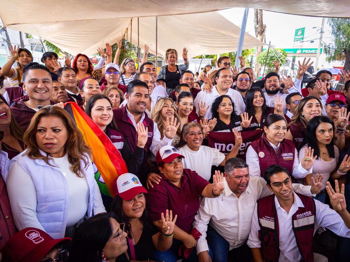 MayteRiveraV's tweet photo. 🇲🇽❤️ La soberanía no se negocia, se defiende.
Hoy, desde el Distrito 12, participamos en la Asamblea en Defensa de la Soberanía, reafirmando que México es un país libre, independiente y soberano
¡Con el pueblo todo, sin el pueblo nada! 🇲🇽
#Morena #La4T #SoberaníaNacional https://t.co/6yfkCQDjJc