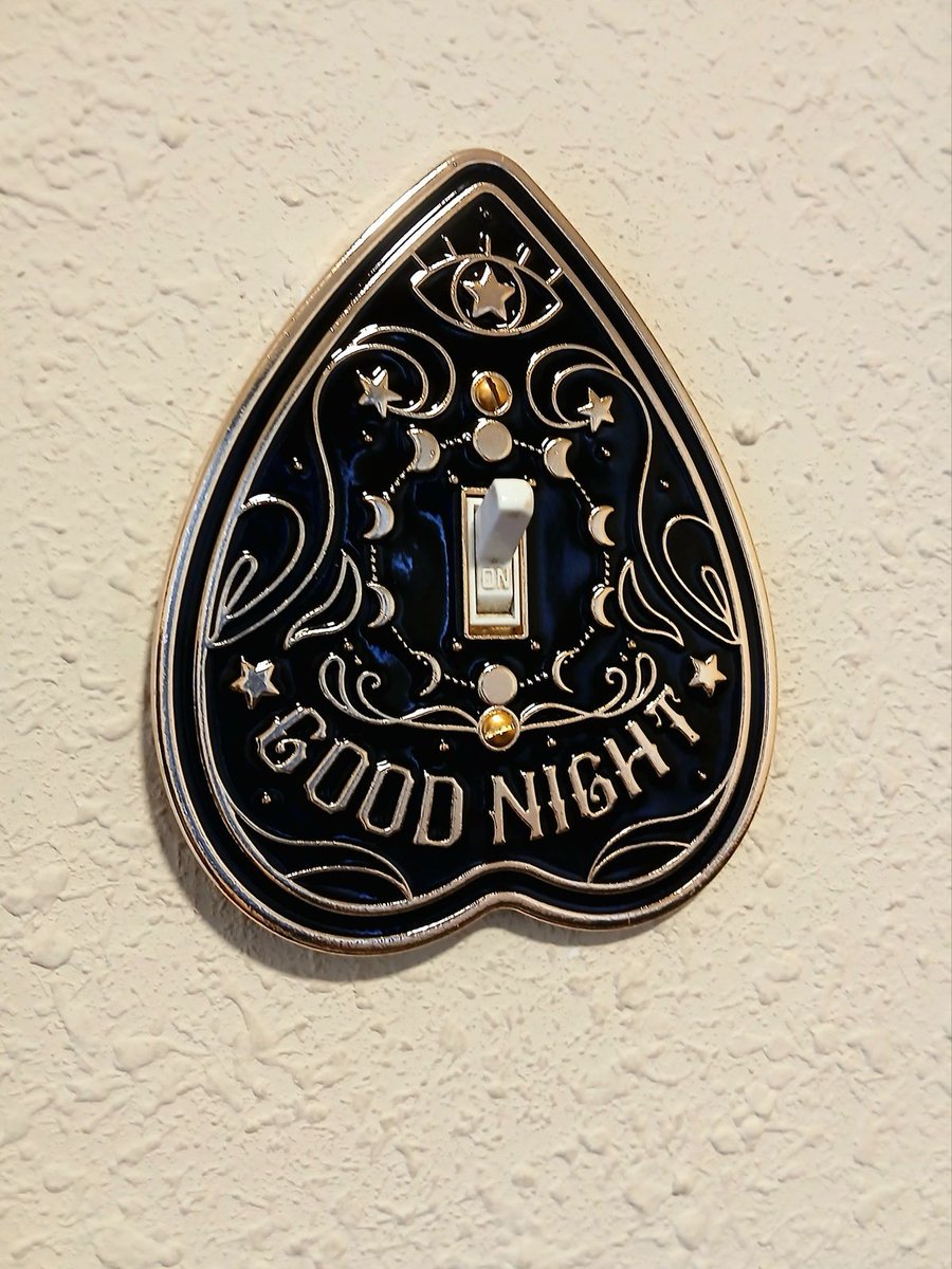 deepdarkvibe's tweet photo. I need it for my room. https://t.co/iuEEPVpg7r