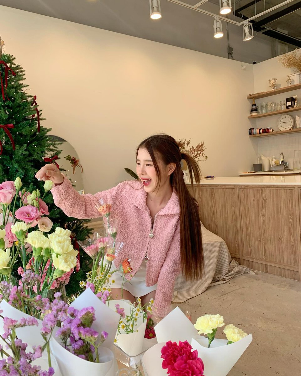 WKQ_9's tweet photo. Hey there! 🌞 Just wanted to say, you are stronger than you think and today is full of possibilities. ✨
iEErNp https://t.co/XvenNX7MQU