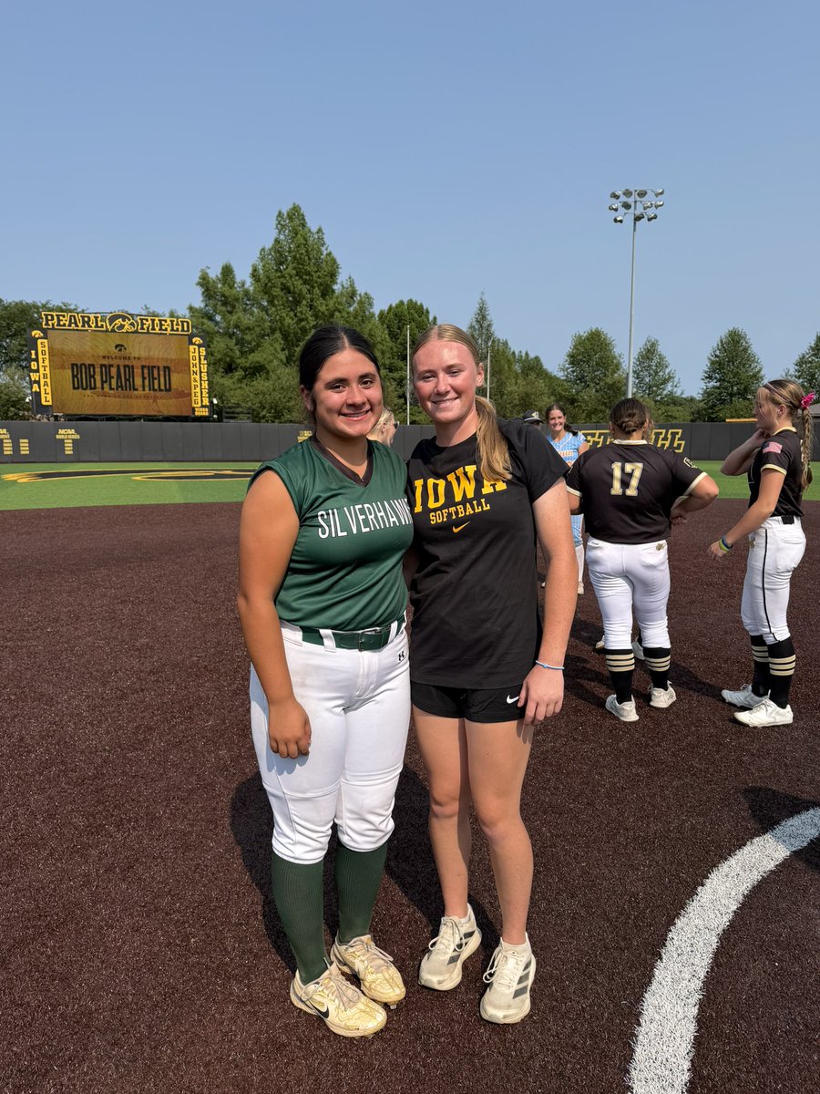 JasmineRod56009's tweet photo. Beyond blessed to have the opportunity to attend the University of Iowa softball camp! Such an amazing community and wonderful staff! Learned many very valuable lessons. 
Thank you Iowa! 💛
@iowasoftball
@CoachHarbecke87 @Coach_McNulty @SilverHawkSball https://t.co/jX4U3CS6L0