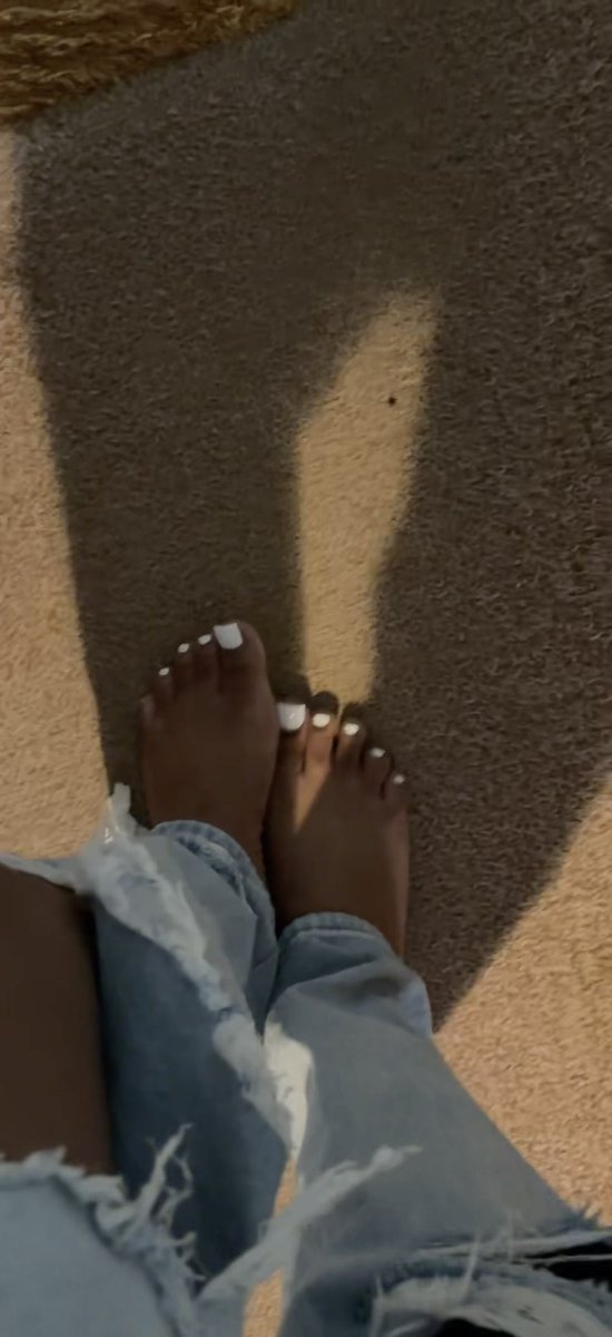 footmajesty23's tweet photo. Feet for you #feetfetısh #feetworshi̇p #feet https://t.co/c5gAFmPCqE