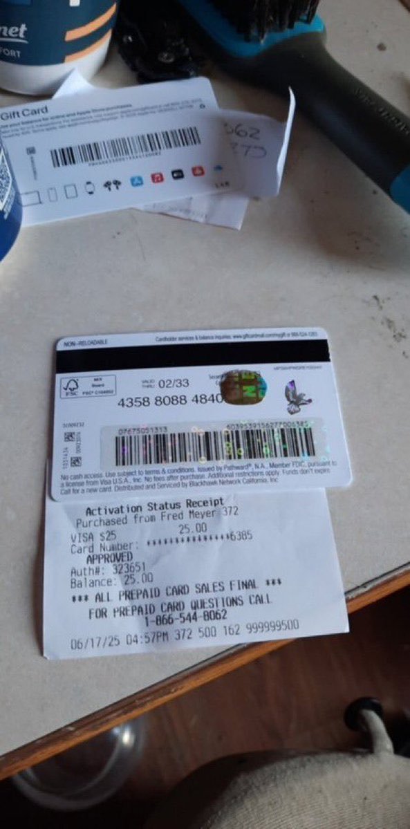 StudleyCooper's tweet photo. I got $25 gold card. https://t.co/qEjG7KAmr6