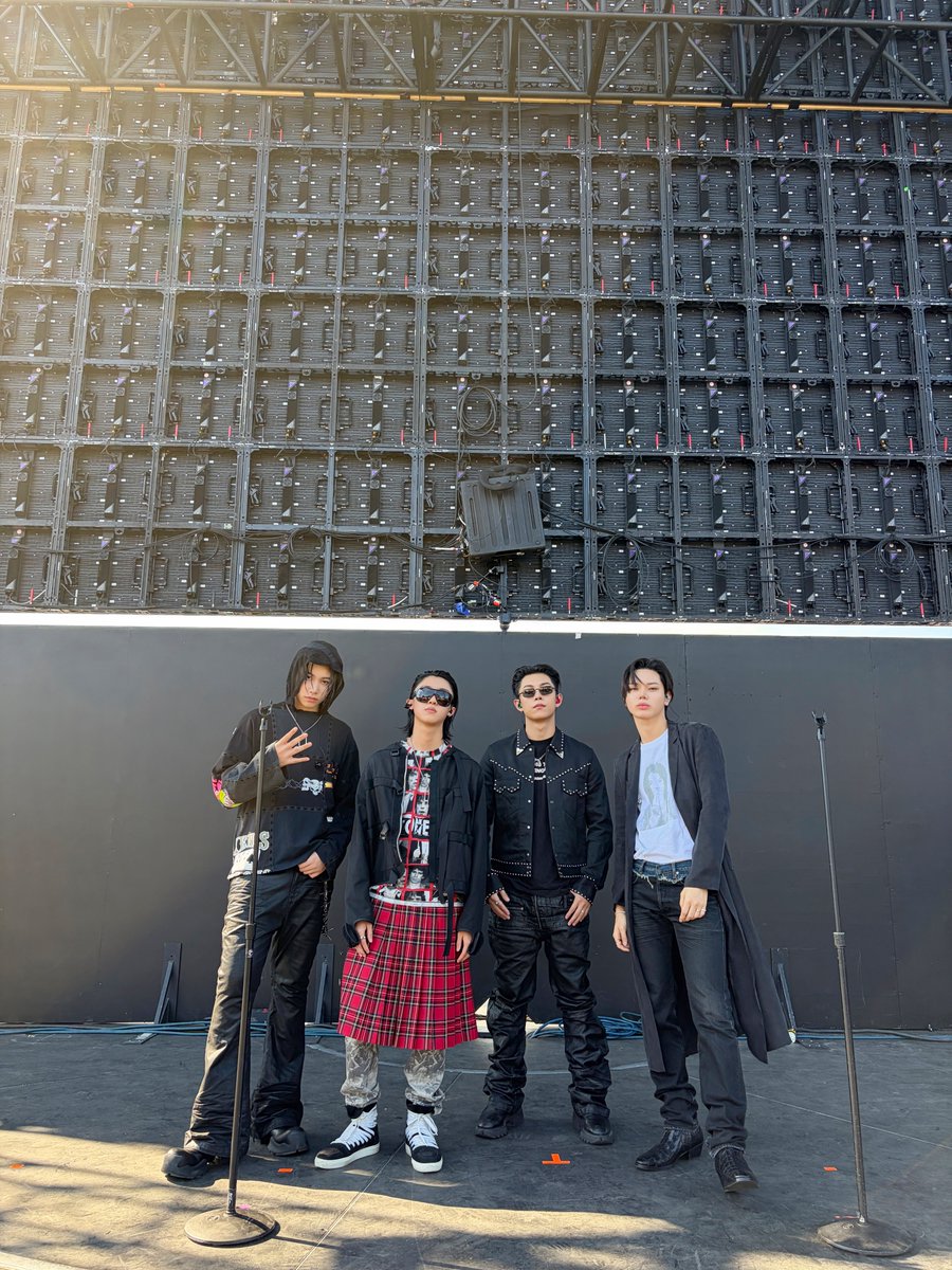 LNGSHOT4sho's tweet photo. 260808 HEAD IN THE CLOUDS LA 📸🤞

#LNGSHOT #MOREVISION https://t.co/6TFzNqX7oq