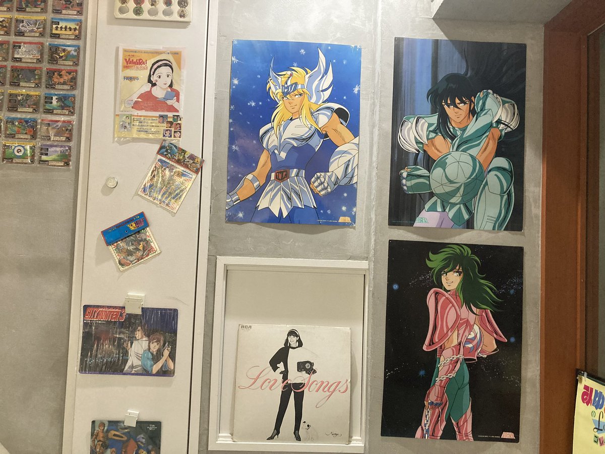 okoshi_k's tweet photo. こちらのお店、80年代カルチャーがコンセプトのバーでして、いにしえのオタクにはたまりませんww https://t.co/jnWU8lEWyD