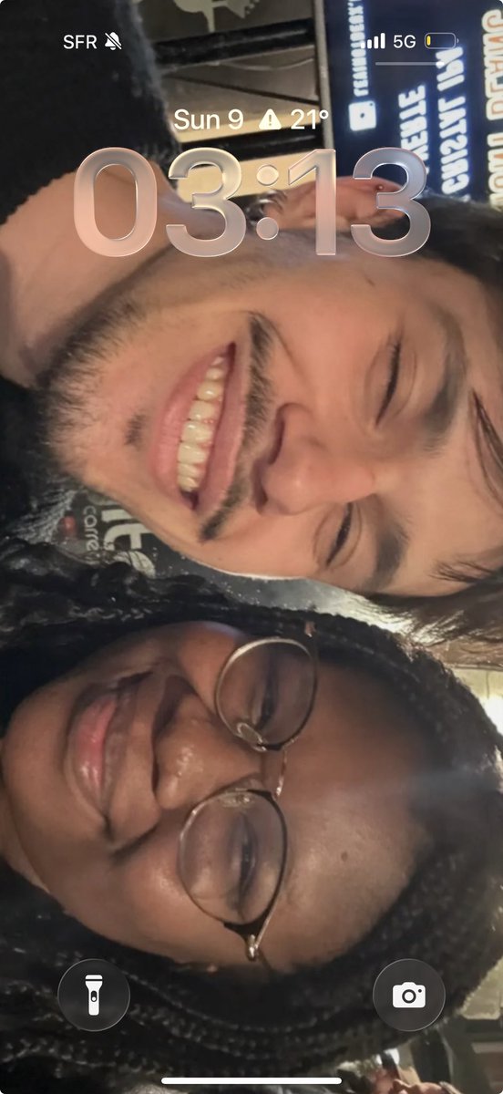 titimaal's tweet photo. le fond d’écran que je mets quand je rentre seule qui viens en clutch pske on m’accoste c tlmt drole https://t.co/6H2V7VNrGE