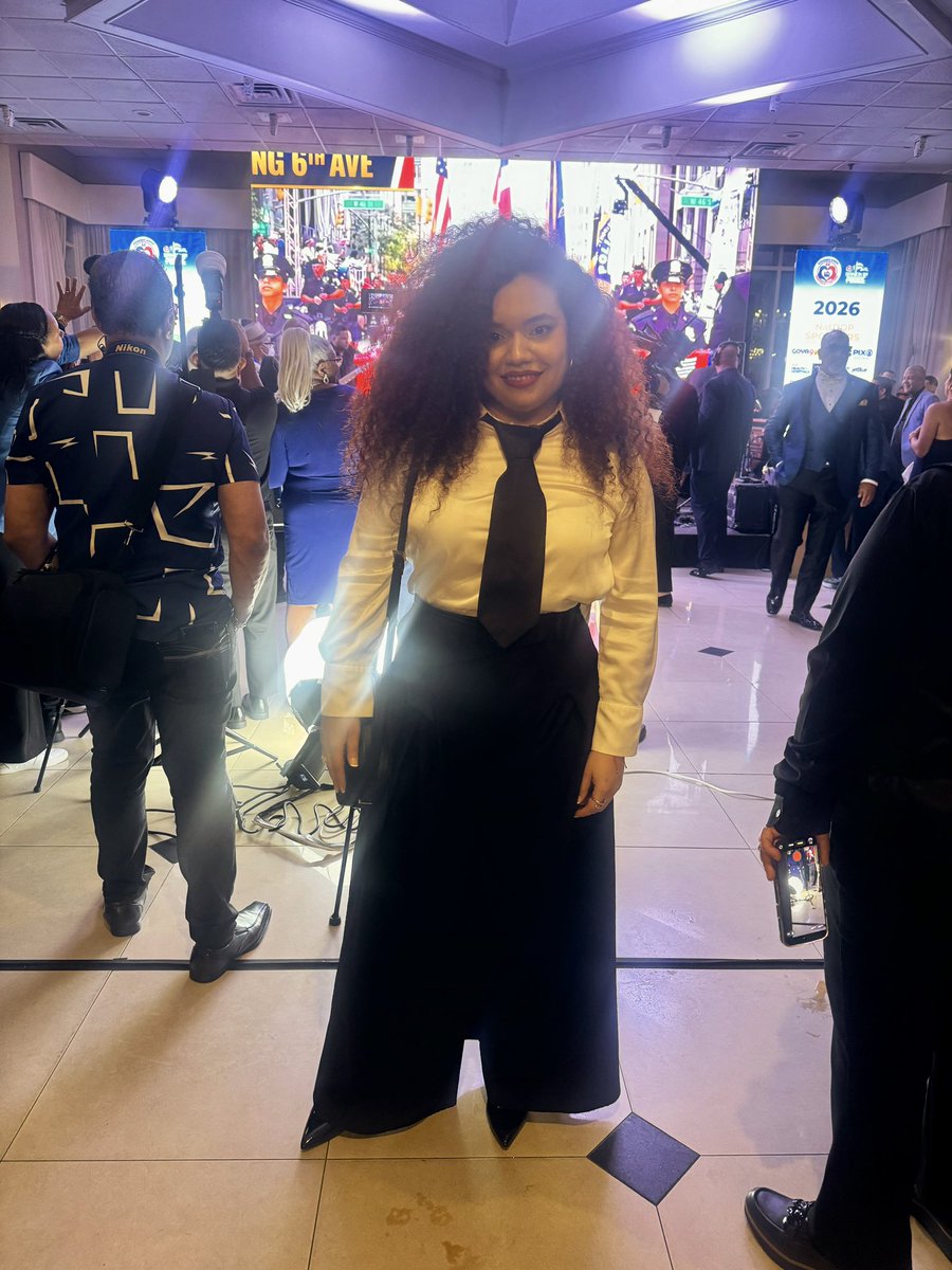 iam_anova's tweet photo. ¡No se pierdan mi presentación en el escenario principal del Desfile Dominicano de Nueva York MAÑANA! 🇩🇴🎤🎶
Catch my performance at the main stage at NYC’s Dominican Day Parade TOMORROW Y’all! 🇩🇴🎤🎶
#dominicandayparade #nyc #asifue #anova #rompiendolasreglas https://t.co/XH1ujfzdGT