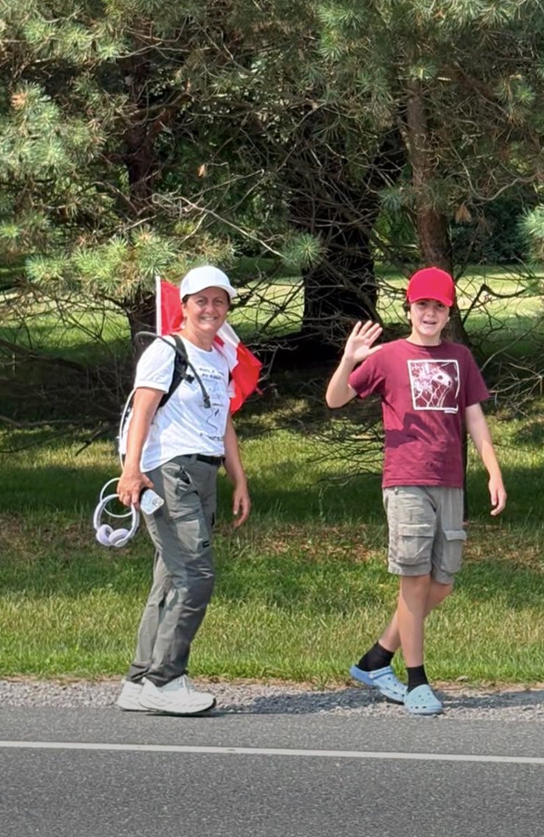 MadisonFerrn's tweet photo. Özlem is walking all the way from Toronto to Ottawa right now. 🚶‍♀️🇨🇦
She is marching so Turkish earthquake victims get a work permit extension. They pay taxes and contribute every day. Canada, let us stand with them!
#ExtendTS2023 #MarchToOttawa https://t.co/xrH1cnTpI4