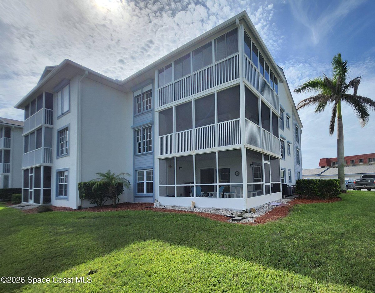 Magnoliaangel80's tweet photo. 640 S Brevard AVE #1211, Cocoa Beach, FL 32931 just hit the market!
Take a look at this awesome space: https://t.co/L76c5pm1gN https://t.co/12luBasbXK