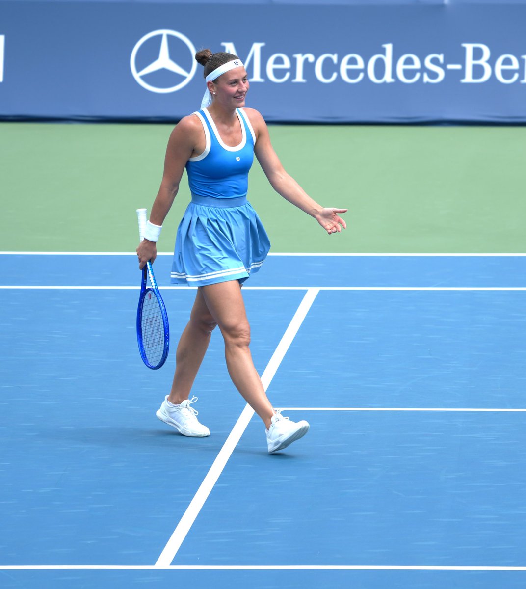 MatchPointCAN's tweet photo. Even though it didn’t go her way today in Toronto, Marta Kostyuk still managed to 
smile about it during her R16 loss to Iga Swiatek. 

#NBO26

📸 @McIntyreTennis https://t.co/u4G2fdI8NV