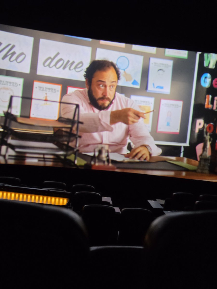 Alvedus's tweet photo. Pero qué hace Pol en una película de miedo low budget (Ice Cream Man) https://t.co/dCVFvjjFNw