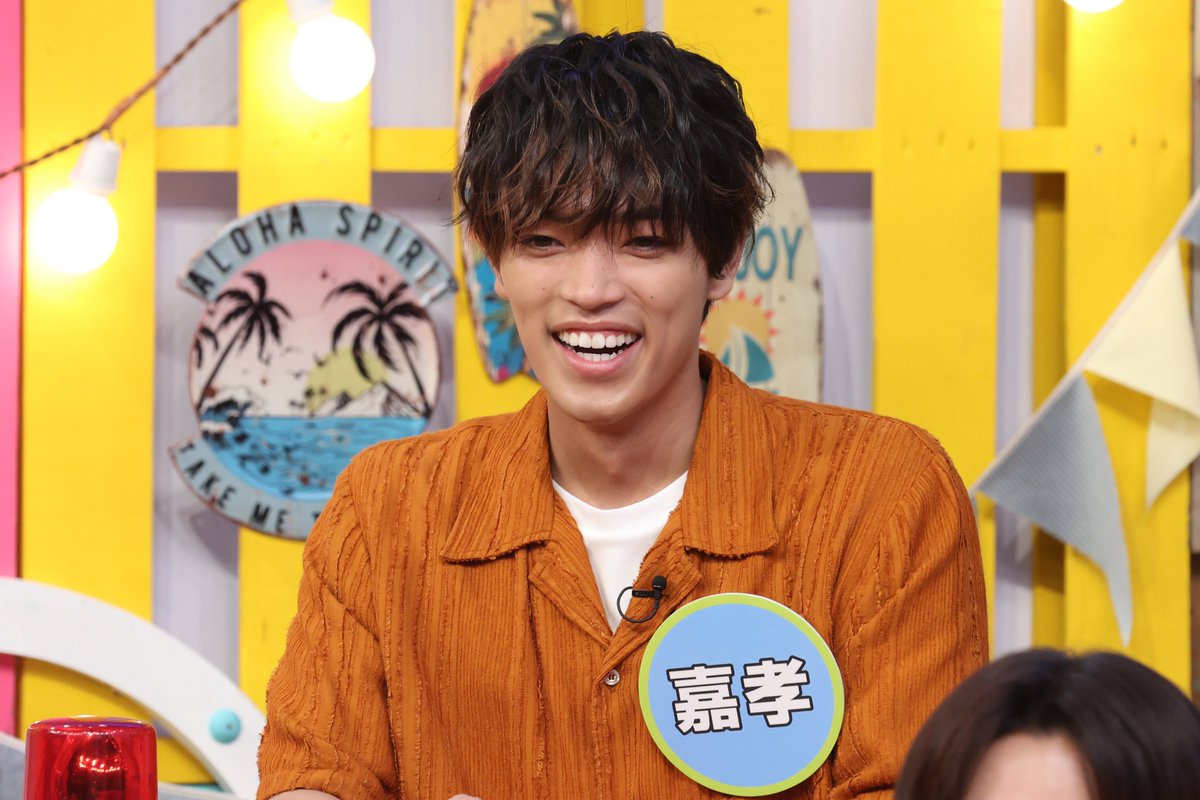 timeleszfamilia's tweet photo. ／／
📣Hulu特別版
　#timeleszファミリア 🏰
＼＼

✅タイムレスカフェリア☕️
今回は #原嘉孝 🎽 

スタッフも感心するほど真面目な原😌
番組宛に、ある方から
スタッフもびっくりな連絡が❕

実は原が、完全プライベートで
あるファミリアにお礼に…🤫

✅「ファミリアチェンジ」未公開映像🎥
#猪俣周杜 があか抜けのイメージをスケッチ🎨

是非、ご覧ください📺
https://t.co/C9CTzxyU4F

#timeleszファミリア