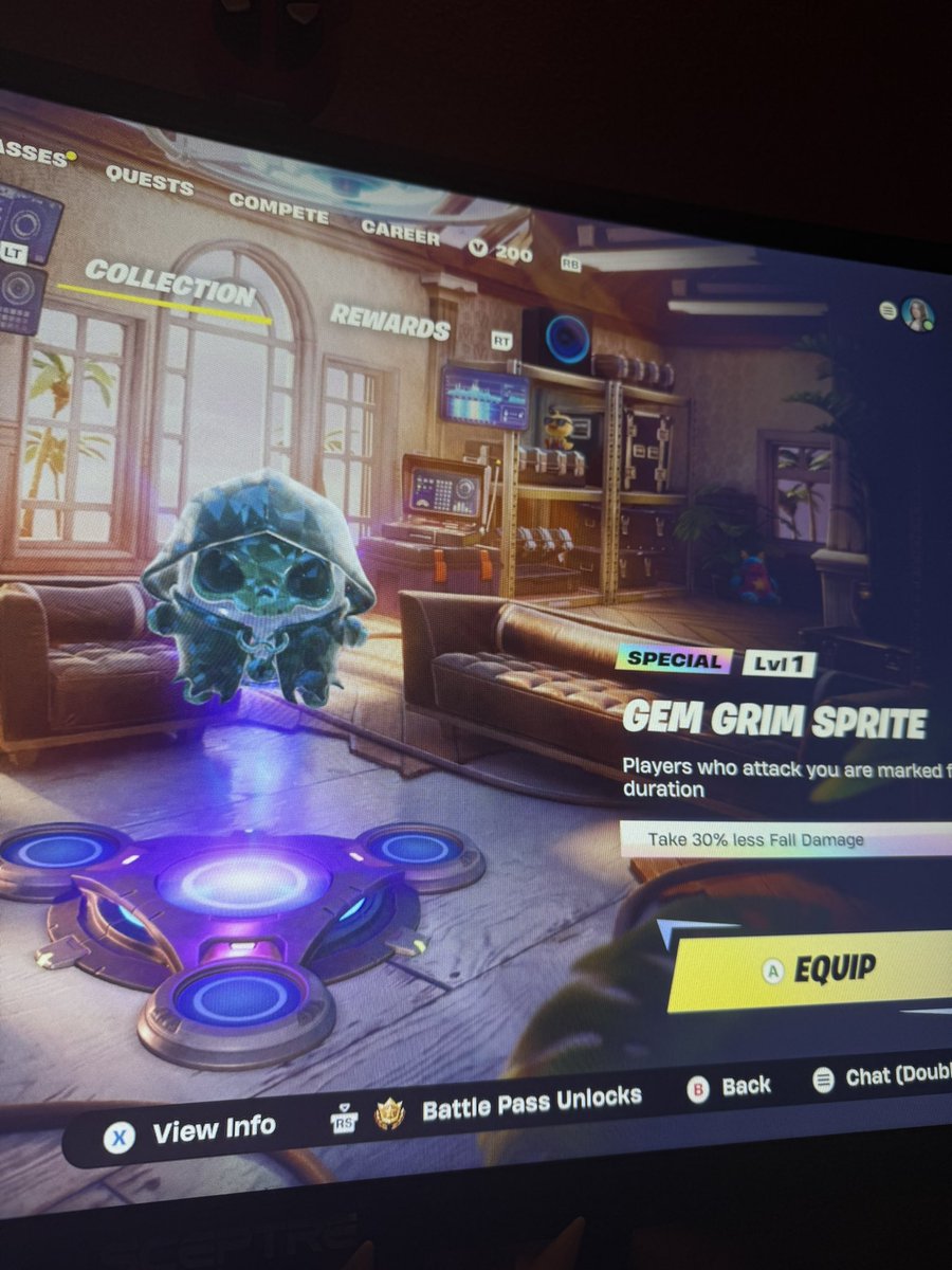 LocalMatchaTTV's tweet photo. Someone ran up to my squad and me while we were extracting, dropped this, and DIPPED… HELLO?!? https://t.co/KL8XAvEV6p