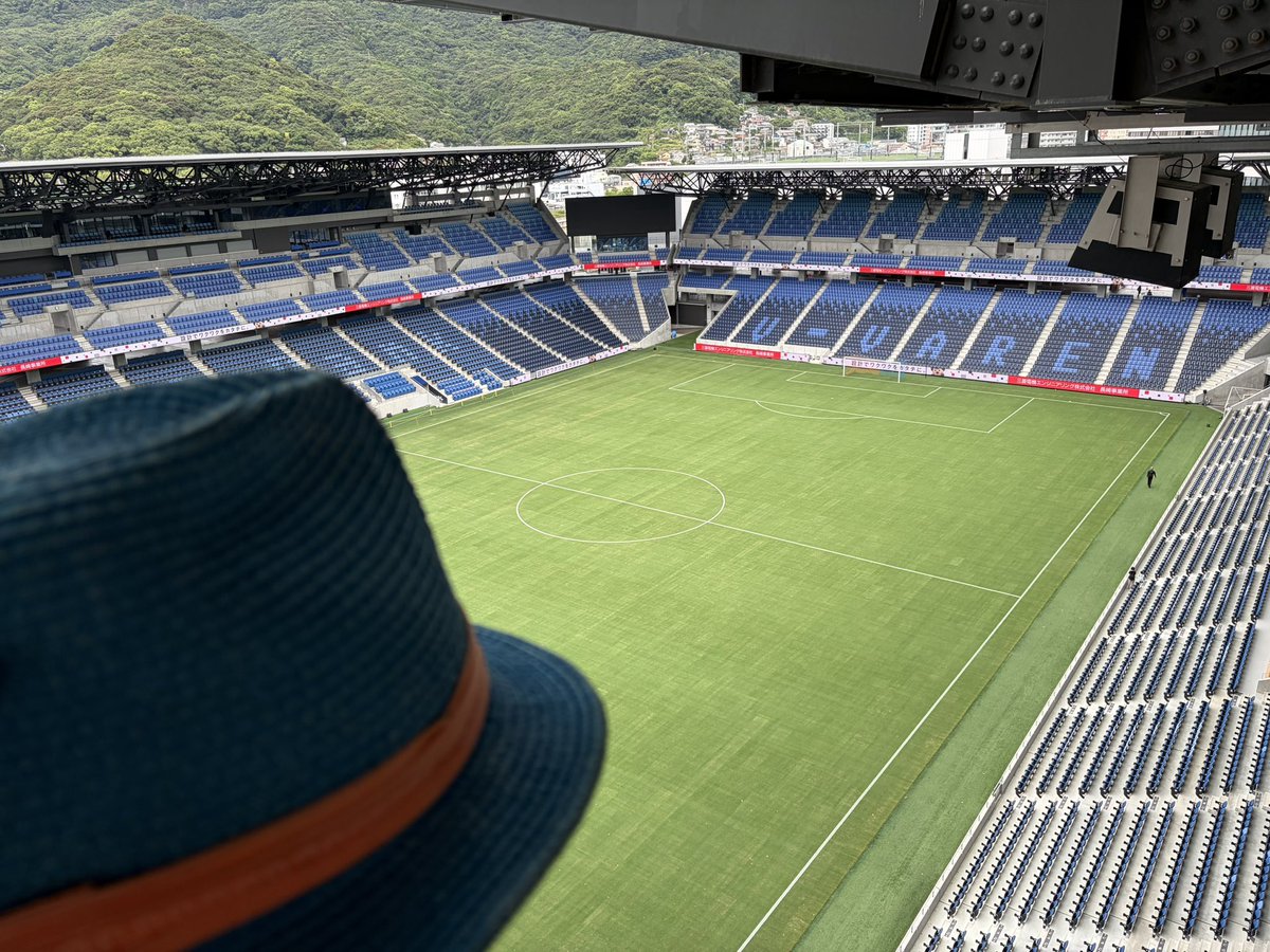 ULTRANAGASAKI's tweet photo. 『平和の祈り』
8月9日11時2分
81年の今日、
今までにない開幕と一緒の日
サッカーを普通に楽しめる
その当たり前の普通にも感謝を胸に黙祷お願いします

今日の入場時には
クスノキ歌います
『我が魂はこの土に根差し
葉音に歌う命の叫びを』

今日もよろしくお願いします https://t.co/6M1t52KYiw