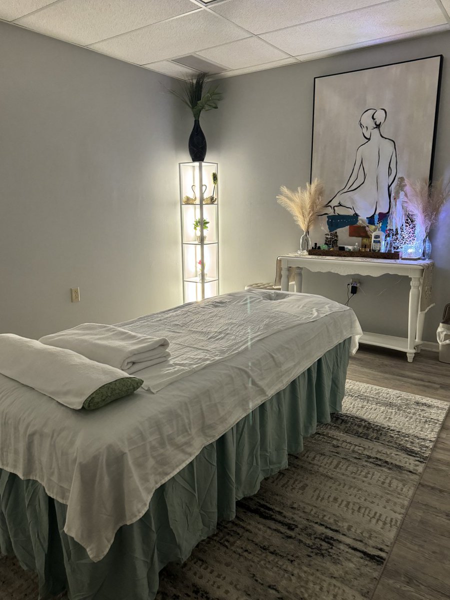trslykele's tweet photo. A nice massage this weekend, then sleeping in until I naturally wake up... This moment feels truly wonderful. https://t.co/6xUKiDSlPF