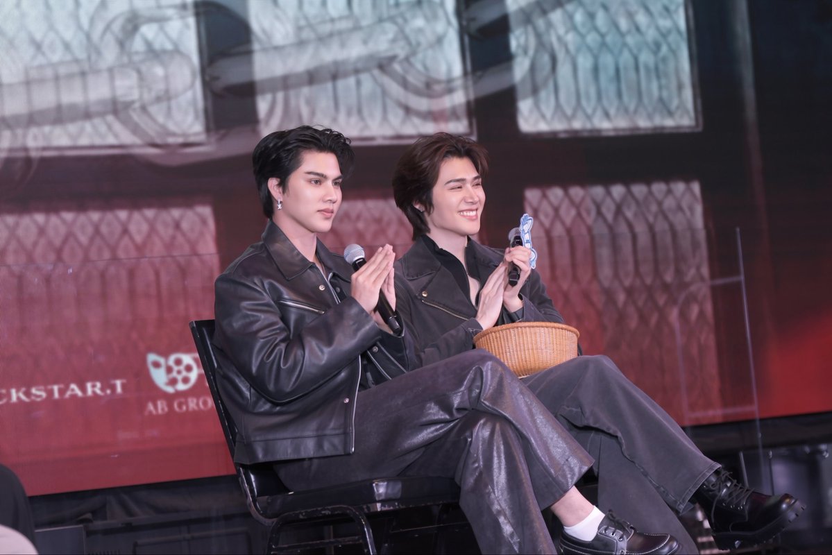 Cusp_Ent's tweet photo. A little Q&amp;A with everyone. 

FORTPEAT YESTERDAY IN NYC
#YesterdayFanmeetNYC https://t.co/jByUuKMZAN