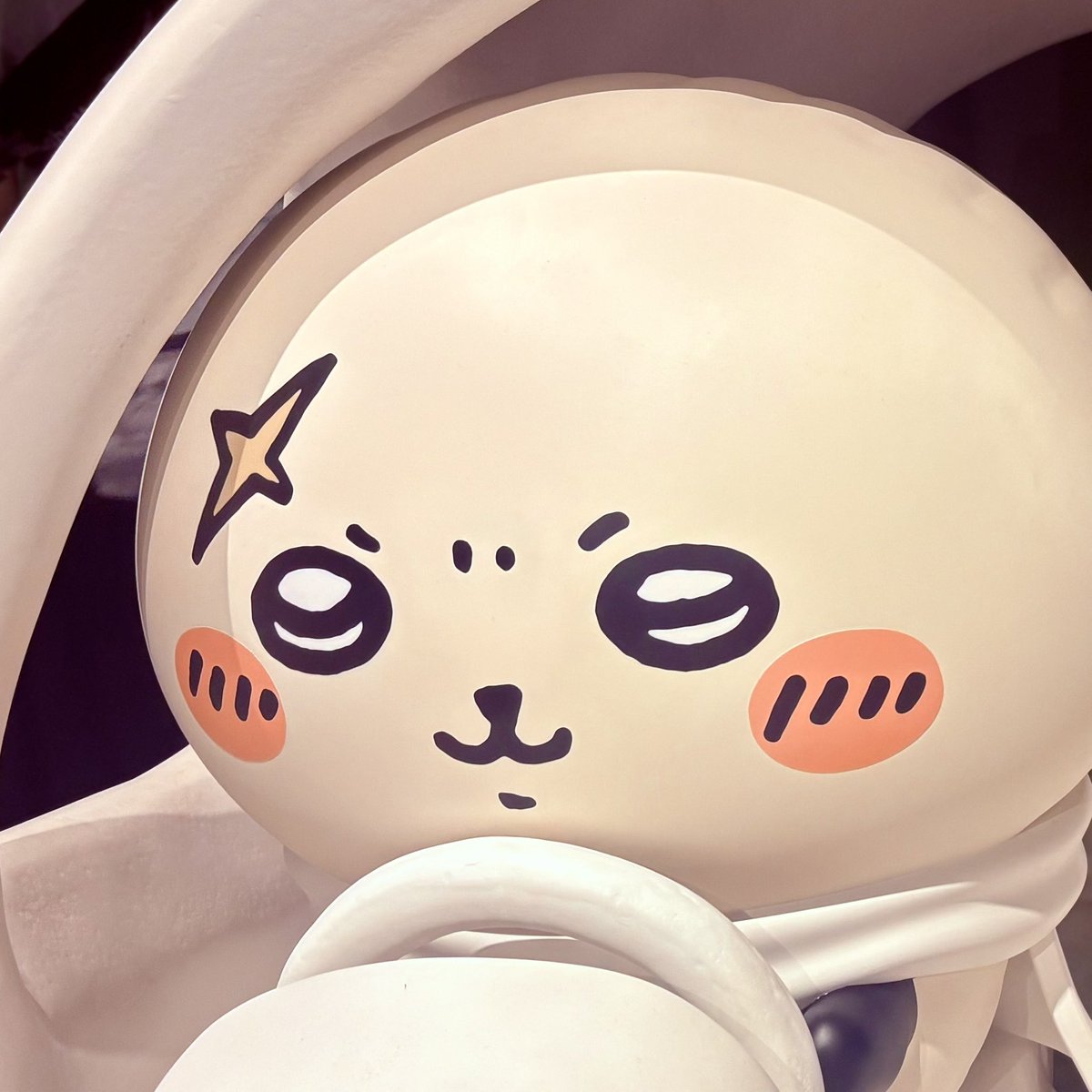 nu_min1111's tweet photo. 実は昨日……先生のお車の後部座席に座らせて頂きまして……🫶 https://t.co/LgnRQfcwsT
