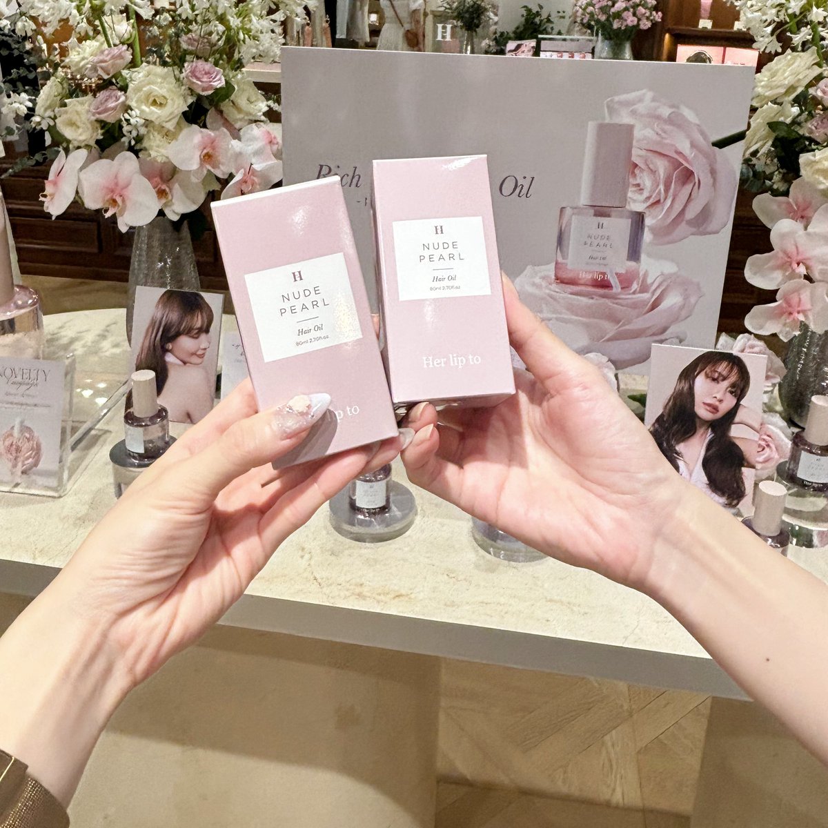 m_0222_p's tweet photo. 昨日ヘアオイル買いにいってきた💐毛が細く広がりやすい毛質に付けたら、すぐにまとまってくれていい女の香りがする(語彙力)ヘアケアがんばります🌼 #herlipto https://t.co/kksW2gR4DY