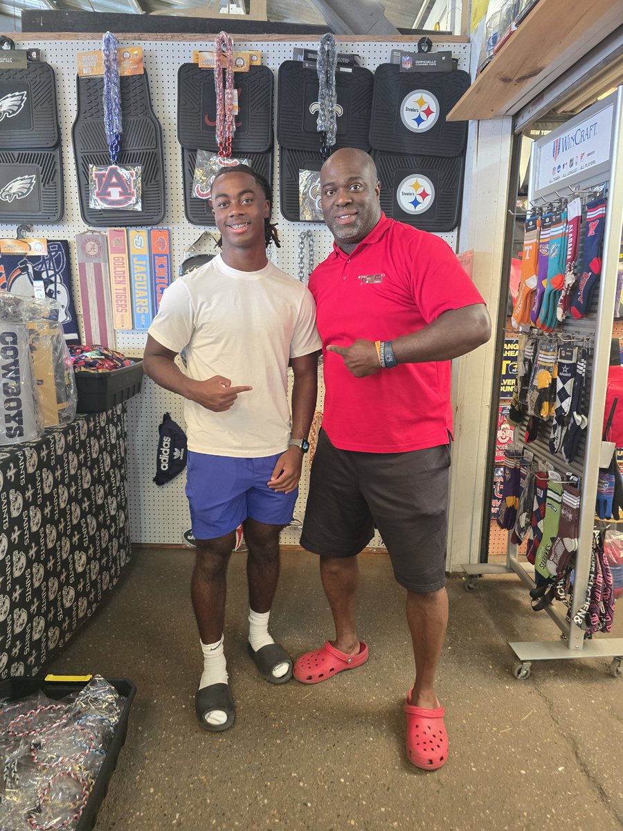 TOODLEBOYS's tweet photo. GREAT DAY AT #TOODLEBOYSPORTS π― #1 FAN/GEAR SHOP N THE NATION πTAP IN π WE GOT U πͺπ₯#IFYOUGOATEDIWILLFINDYOUANDREP #ONLYGOATSALLOWEDINTHEMANCAVE πͺπ₯ππ― https://t.co/ProJrbtSyS