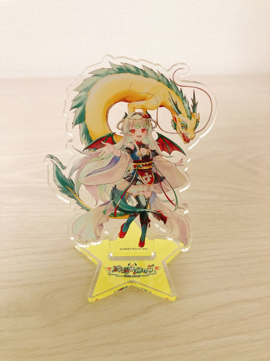Miryu_h88's tweet photo. 碑璻みりゅうキービジュアルアクリルスタンドの再販決定!!∞🐉

9/8まで受け付けてるのじゃ"ᥴ( ՞  •͈ Ⱉ •͈  ՞)𐭅"

前回買えなかった方も、もっと欲しい方もこの機会に手元にお迎えしてみてね💚

注文はこちらから🌟
https://t.co/TsFG03kZsl https://t.co/cOb8wnwVYl