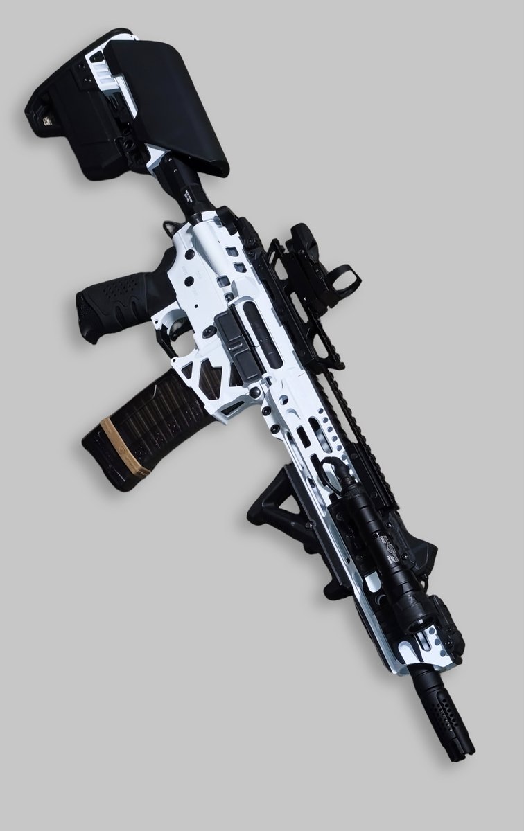 suzusiro_vsr_10's tweet photo. #軍拡報告
【マグプルタイプ アングルフォアグリップ】
C.A.T. Legend10 whiteに付けるために購入‼️
え？もう付いてるって？今付いてるのとはちょっとだけ形が違うのよ！👈👉 https://t.co/jT7qpyQeTi