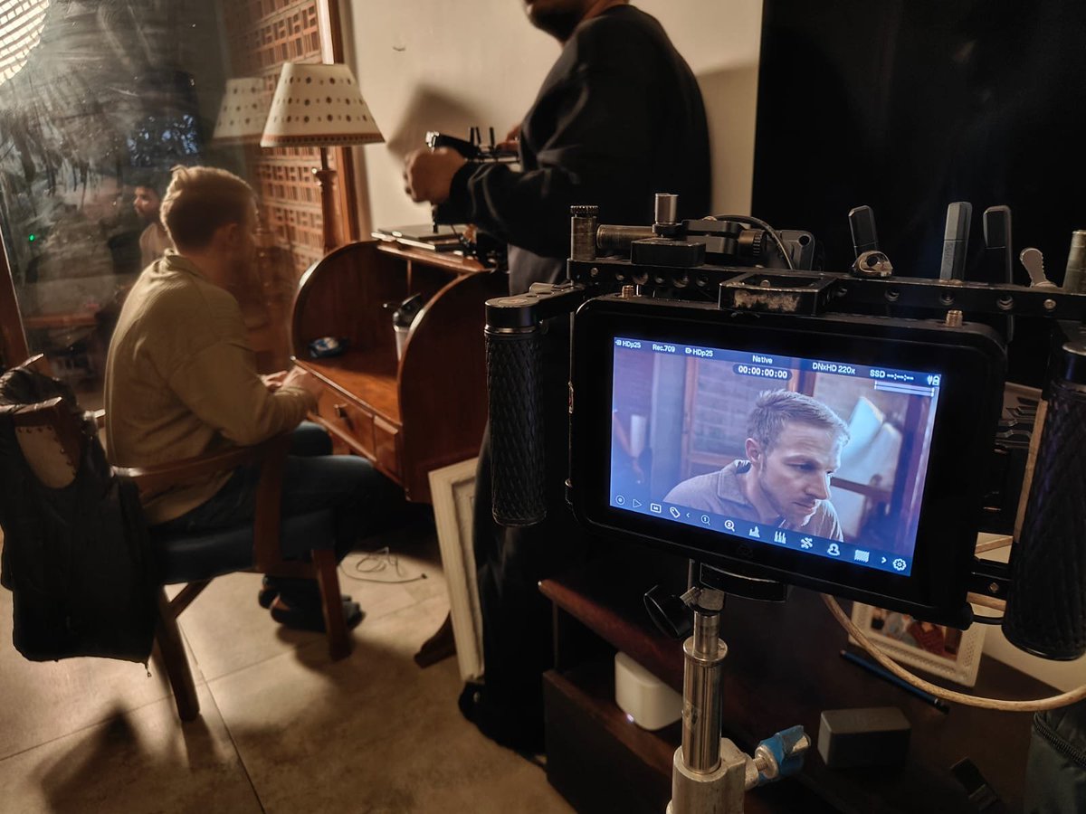 dayadzn's tweet photo. behind the scenes from the https://t.co/kna14bWpJx launch video

cc @anujrathi https://t.co/dv4KPTPn3B
