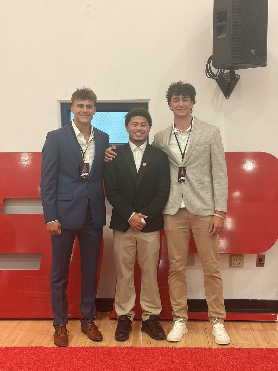 CoachRobertson2's tweet photo. ESPN Top 63! 
These three young men poured their heart and soul into the Scots Football program. I’m so proud of them and excited to watch them compete this season 
Go Scots! 
Great event hosted by @ESPNTop63 
@jack_whelchel @jackb_williams @imwinnin8 https://t.co/p8FgTKTHVb