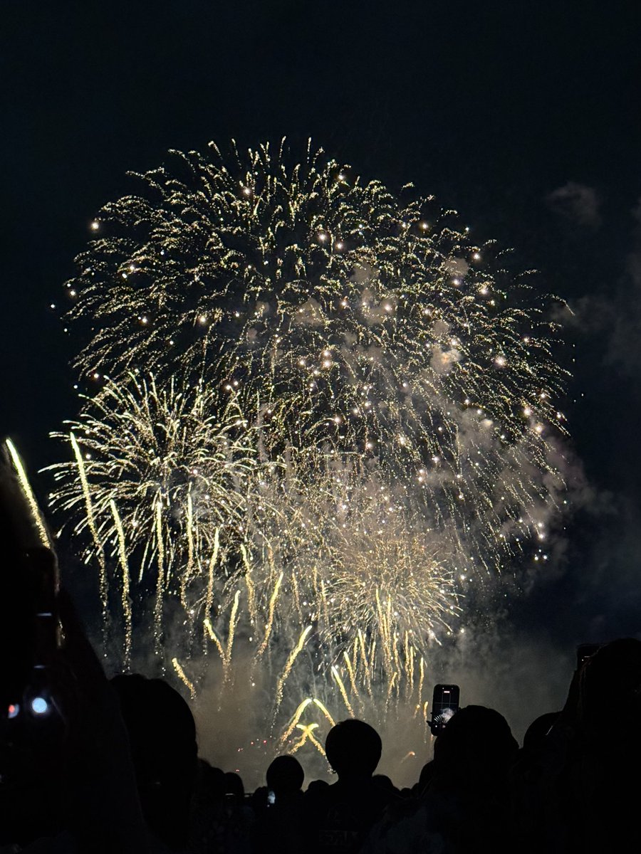 kei38_rou's tweet photo. 長良川の花火最高だった😊
最後誰かプロポーズしてた❤️ https://t.co/0pUepNxRXs