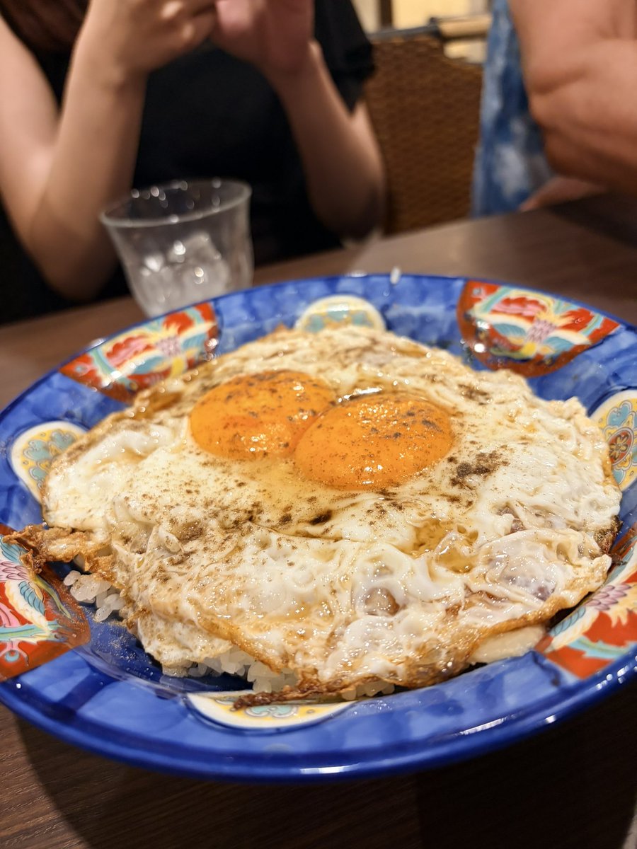nagira_yuu's tweet photo. 昨日はかき氷と名物焼き豚たまご飯も食べました🍳🍧 https://t.co/UDf06WaZn5