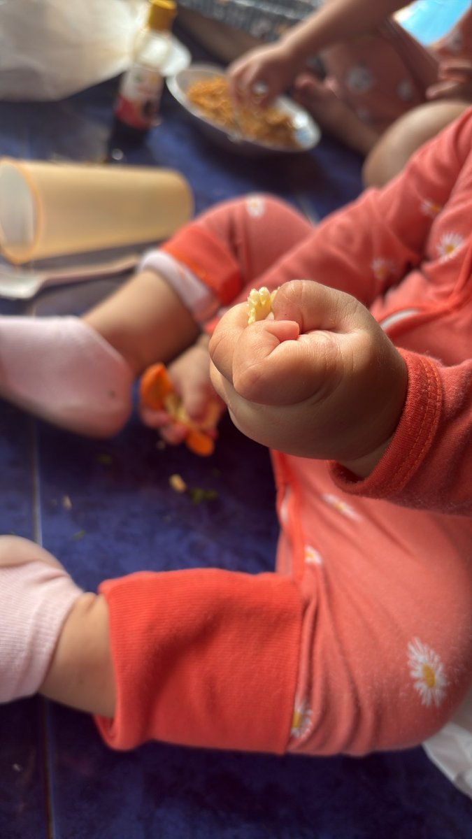 FahiraDhea's tweet photo. Pagi ini disuguhin dengan proyek bayik,
Tapi ternyata emang sengaruh itu sama pola makan + cara bayi respon sesuatu 🤍 https://t.co/RmsA7Sz79Z