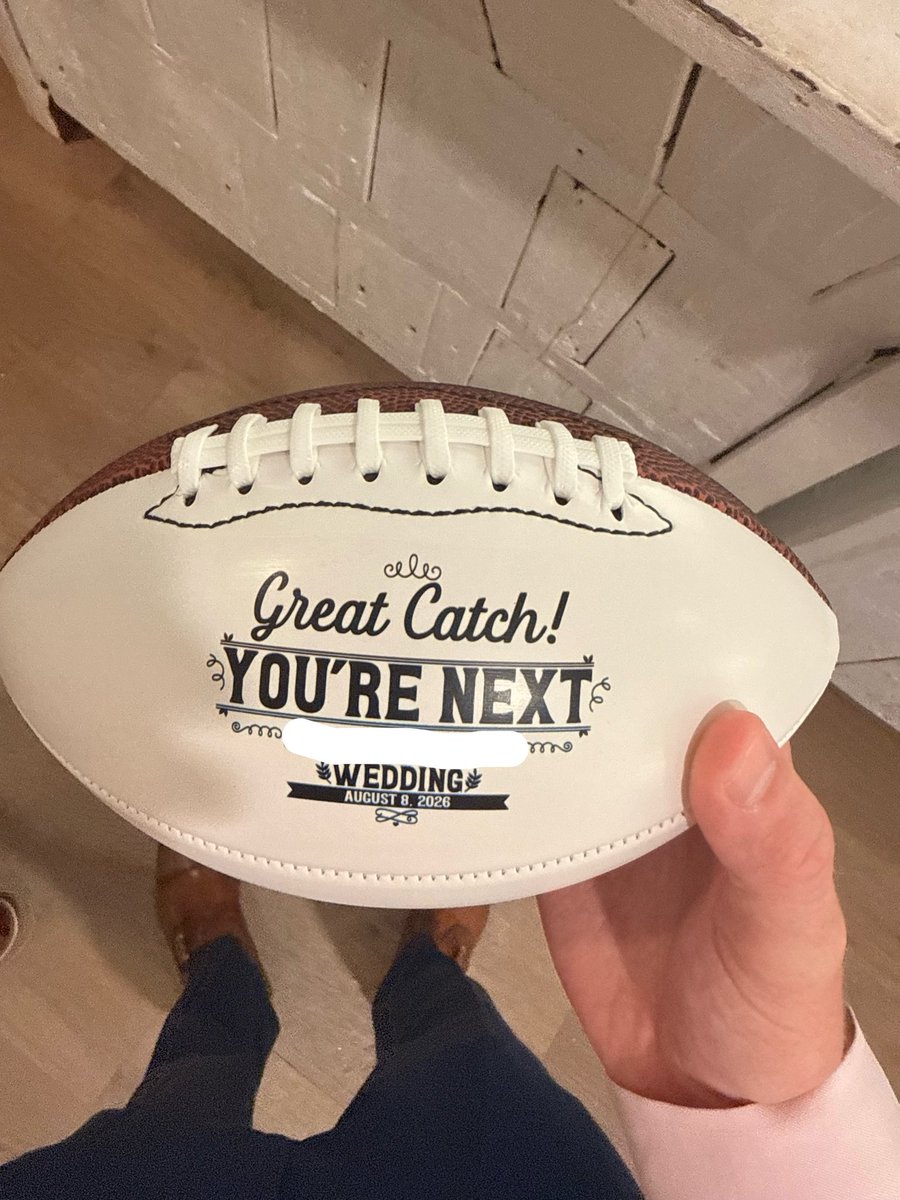 stoned_titan's tweet photo. Look what I caught at the wedding tonight
#nogirlfriend #imgonnadiealone https://t.co/T2vj0kgPu5