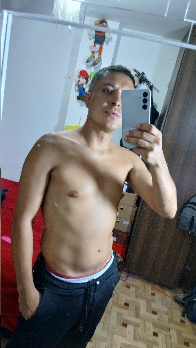 D8Dimate's tweet photo. Sábado en casa porque se trabaja mañana...    jajaja
Lindos pero sin dinero 😄😄😄😄😄🤪🤪🤪😭 #Seguidores #Destacar #Tendencia #parati #seguidores @Destacar #Viral #Todos https://t.co/35zhHZMqU0