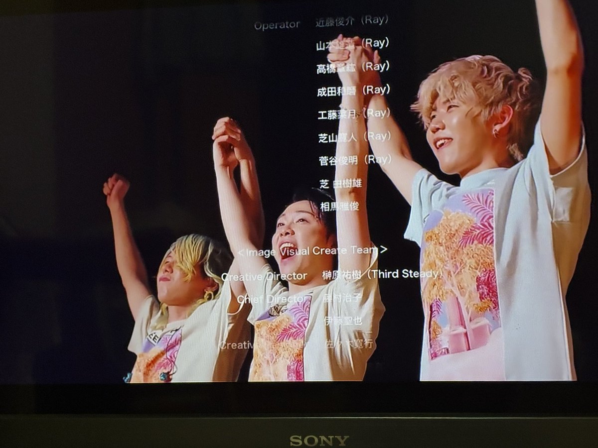 jujuyan8787's tweet photo. Utopia昨日真夜中に見て😢
2年半ぶりのライブを心から全身で楽しんでいるミセスがとにかくカッコよかった⚡️⚡️
色んな不安や感情が溢れてメンバーの涙😭ラストの長いありがとうに感極まった😭
声を出せない中大きな拍手で答えてたJAM'Sさんにも感動
(T ^ T)
公開に感謝しかありません🙏
#MrsGREENAPPLE https://t.co/GYjM3Hq2lE
