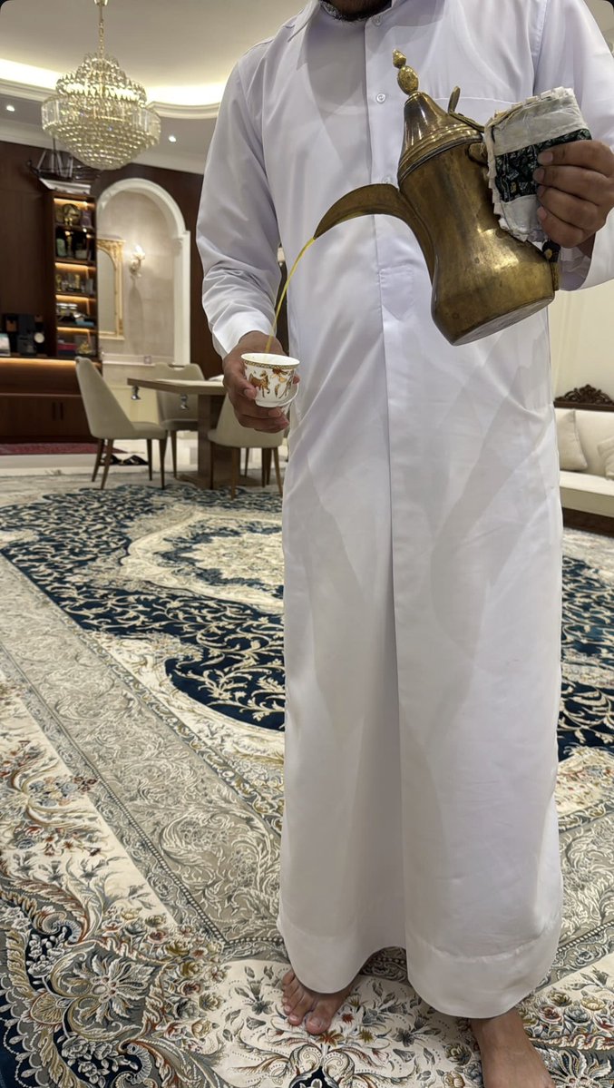 H55022H's tweet photo. صبحكم الله بالخير ،،

ربّك أكبر من اللي شايل همّه ،،،

الله ينسف الجبال نسف، يعجزه همّك؟

لا تكبّر همّك لين تنسى عظمة ربّك،
ترى اللي ثقّل قلبك، على الله هَيّن،
واللي استعصى عليك، ما يعجز ربّك.

هوّنها على نفسك، وكبّر يقينك بالله..
ربّك أكبر من كل همّ https://t.co/32TMUnfu5B