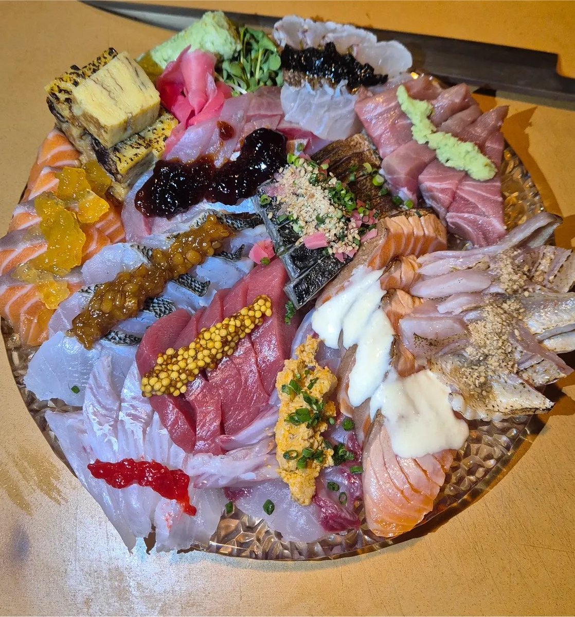 hmmmmmm1458's tweet photo. <부산 삼편주>
부산여행 가면 갈 맛집리스트가 늘어나는중
첫번째 사진이 더 잘 나온거 같아도 
저정도에 3만 4천이면 괜찮은거같은디

아 그리고 네이버리뷰 볼때 

리뷰 많이 쓴 사람 아이디
리뷰 많이 안쓴 사람 아이디
한줄 후기
리뷰 쓴 사람 피드 들가서 반복적으로 방문 한 집

이런거 디테일하게 다 체크해서 긍정적인지 보는 거 나만의 꿀팁임

대문자 J가 여행가서 알아보고 맛집 갔는데 실패하면 안되니까^^