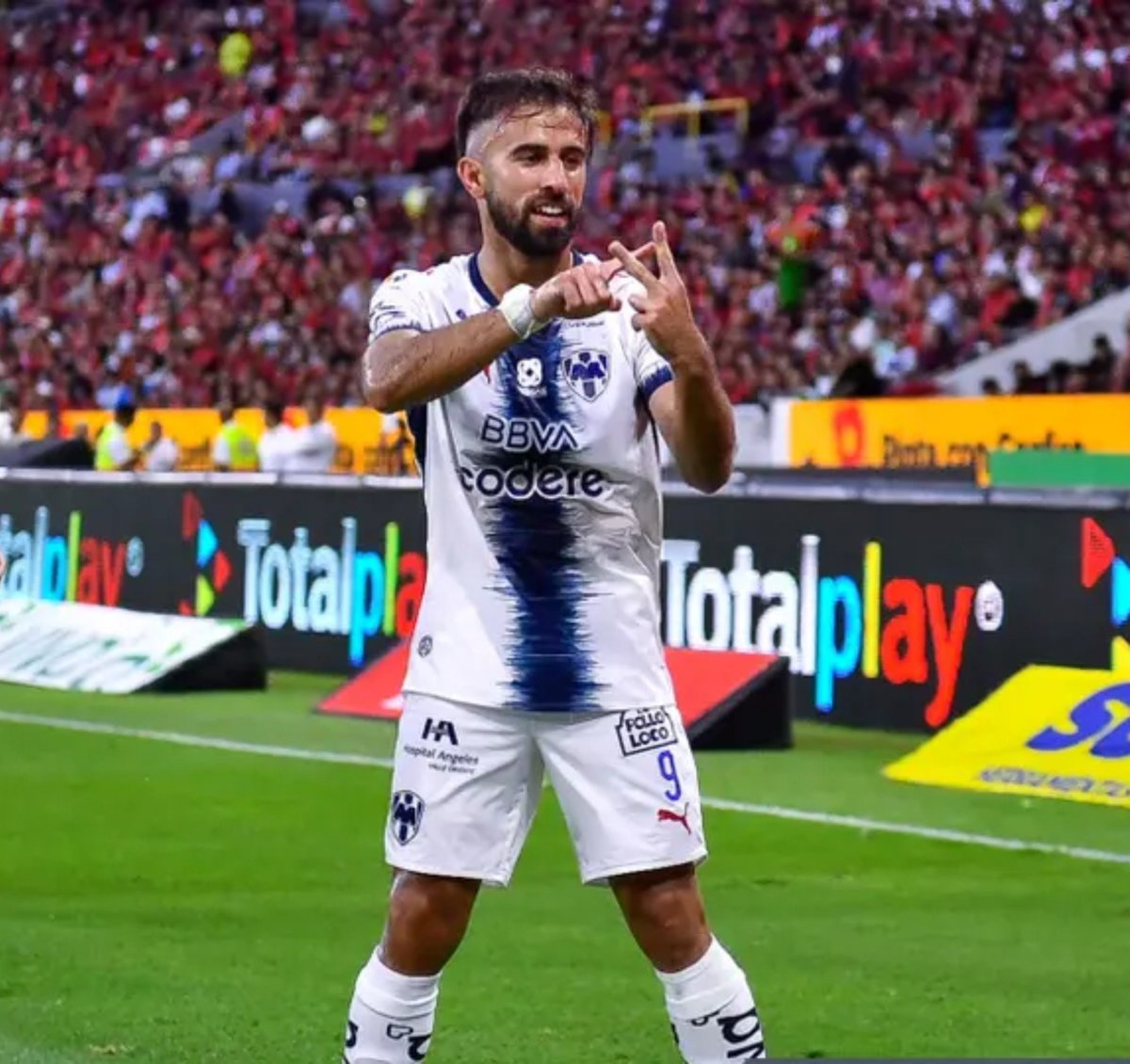 cristyxmedia's tweet photo. 🚨⚽90' BUT POUR MONTERREY !
Diego Rossi marque le but du break à la toute dernière minute face à l'Inter Miami ! 🔵⚪
Score (1-2)
#InterMiami #Monterrey #MIAvMTY https://t.co/s12cwI92LL
