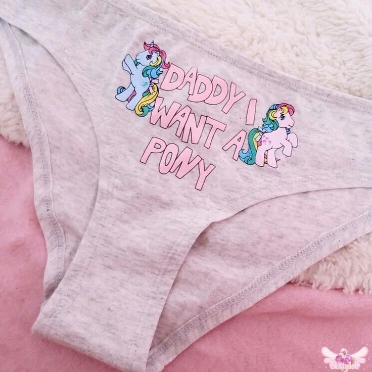 NChloegirl's tweet photo. DADDY I WANT A PONY https://t.co/e23ErxsD3c