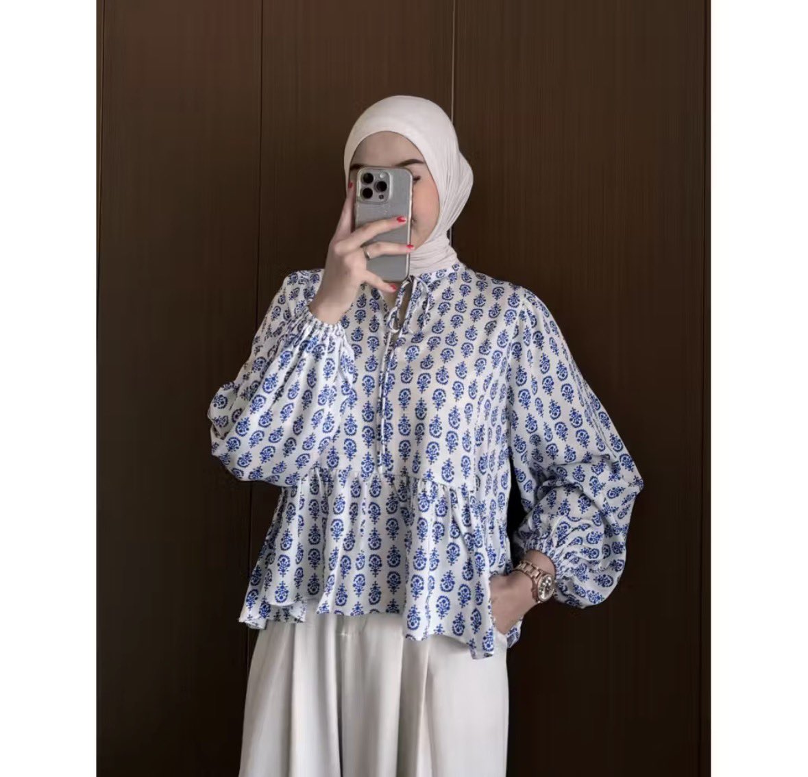 lovedbyadla's tweet photo. WTS preloved blouse floral id 80k aja baru sekali pake. free ongkir lewat🍊dm for details! https://t.co/ycJ9nqJO1H