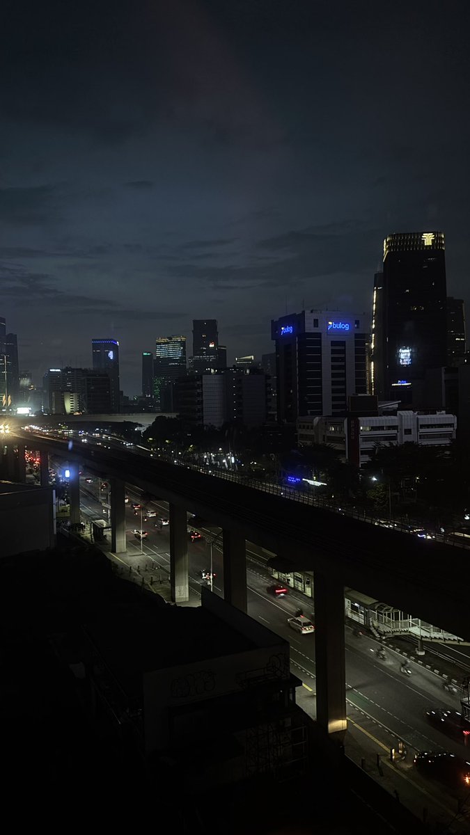 whiteheather241's tweet photo. Random shots from my gallery 🏙️✨

Drop yours! https://t.co/tMMUXHID98