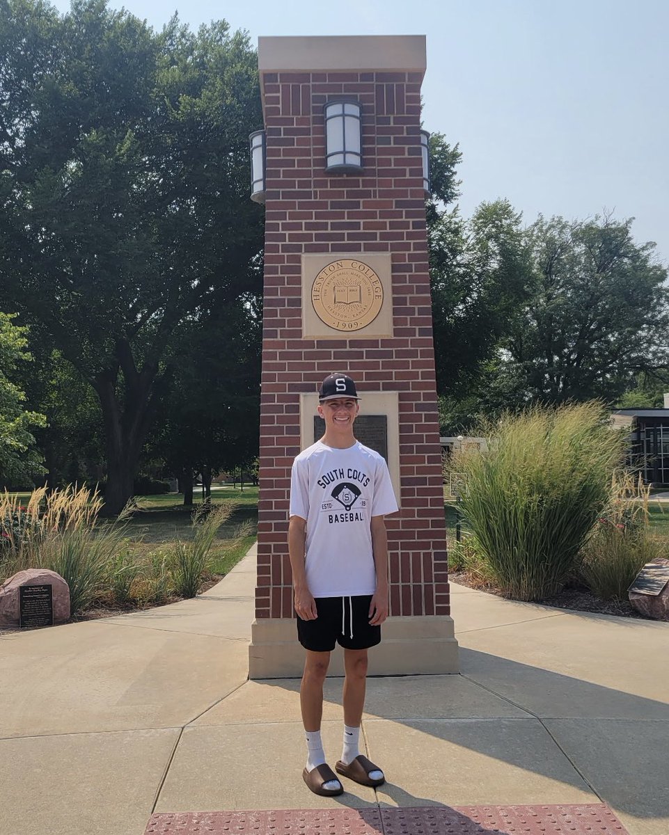 JayceVigil's tweet photo. After a great visit, I’m very grateful to announce that I’ve received an offer to continue my academic and baseball career @HesstonBaseball. 

Thank you @Logan_Whelan31 for having me! @kolson1989

@PuebloSouthBSB @KevinO_19 @CoachNickPick @PrepBaseball_CO @UncommonSC @RUTHProCo https://t.co/6XI3PkBXuz